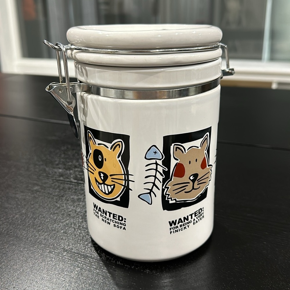 Mug Shots Cat Riviera Van Beers Signature Stoneware Treat Jar - Picture 2 of 8